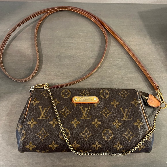 Louis Vuitton Monogram Crossbody with Gold Chain - Picture 1 of 17